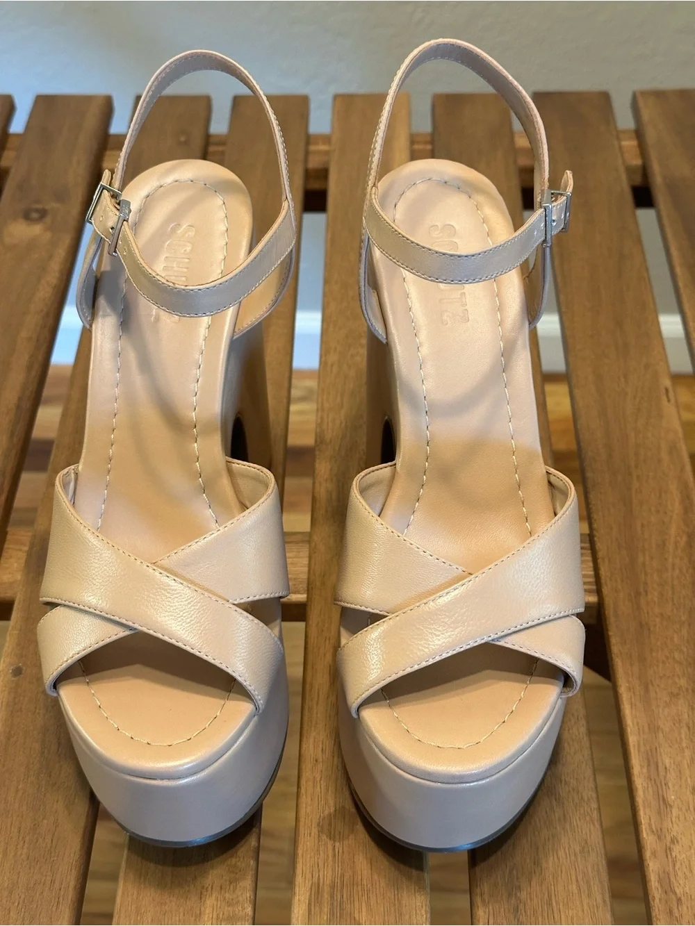 SCHUTZ product details